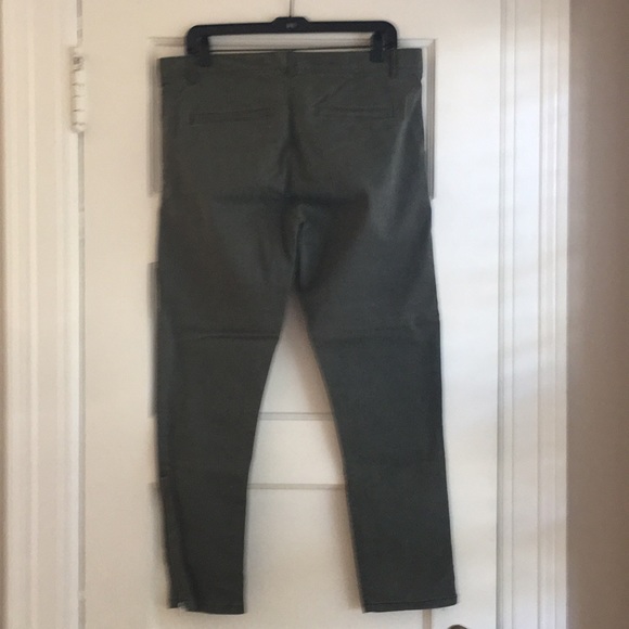 Gap Skinny Mini Khaki Pants - Picture 2 of 7